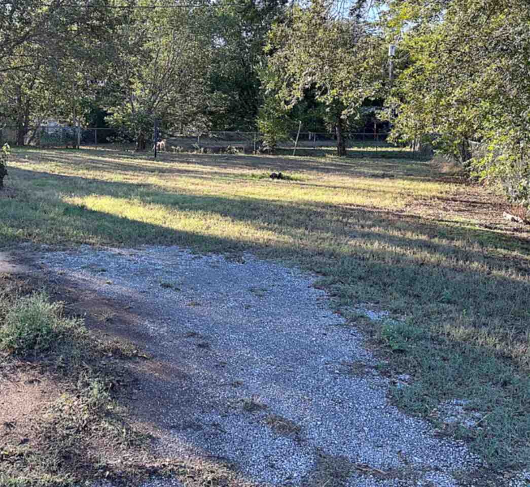 610 E Franklin Avenue, Apache, OK 73006 — photo 3