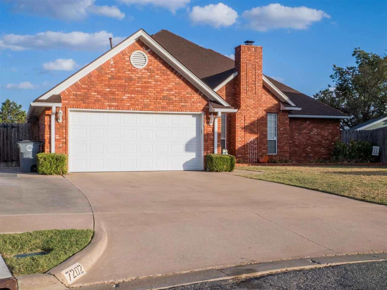 7202 NW Maple Drive — photo