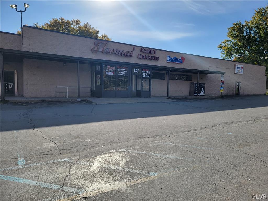 5 Mountain Mall — photo