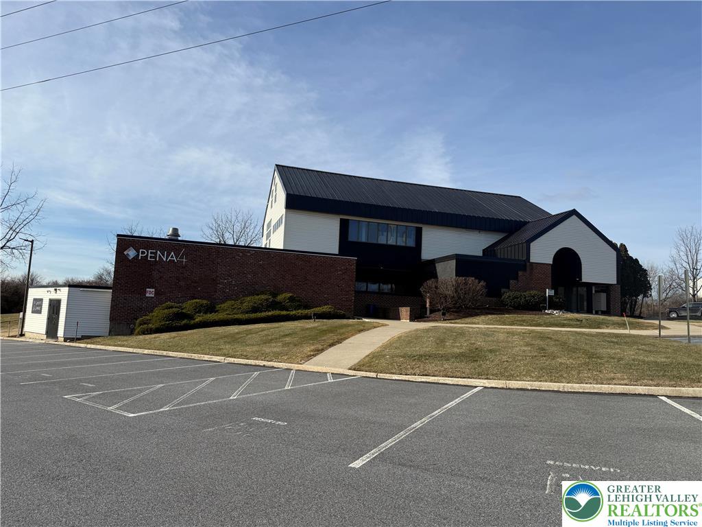 5290 Coplay Road West — photo