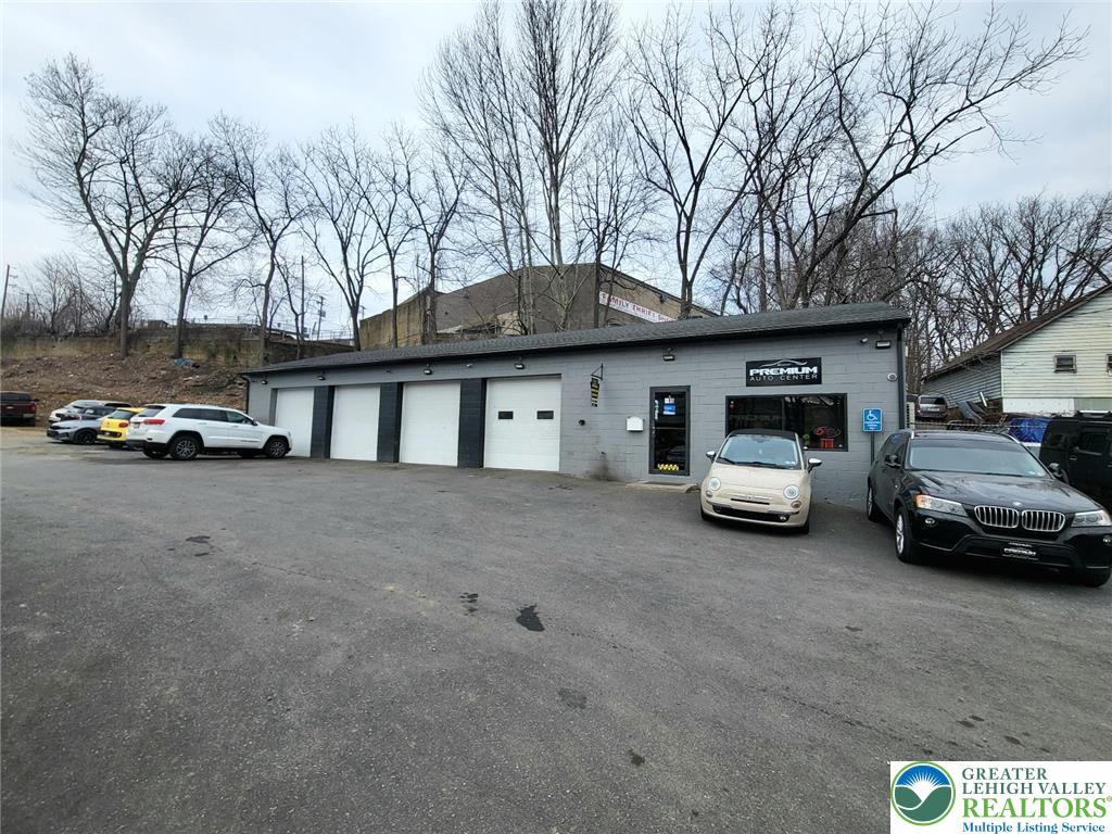 615 Sumner Avenue — photo