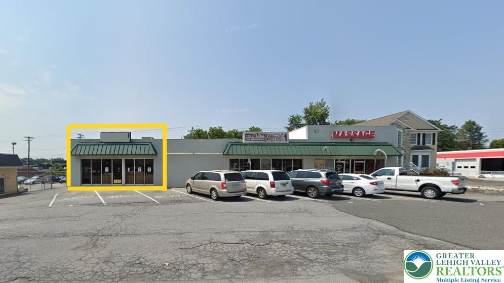 2242 MacArthur Road — photo