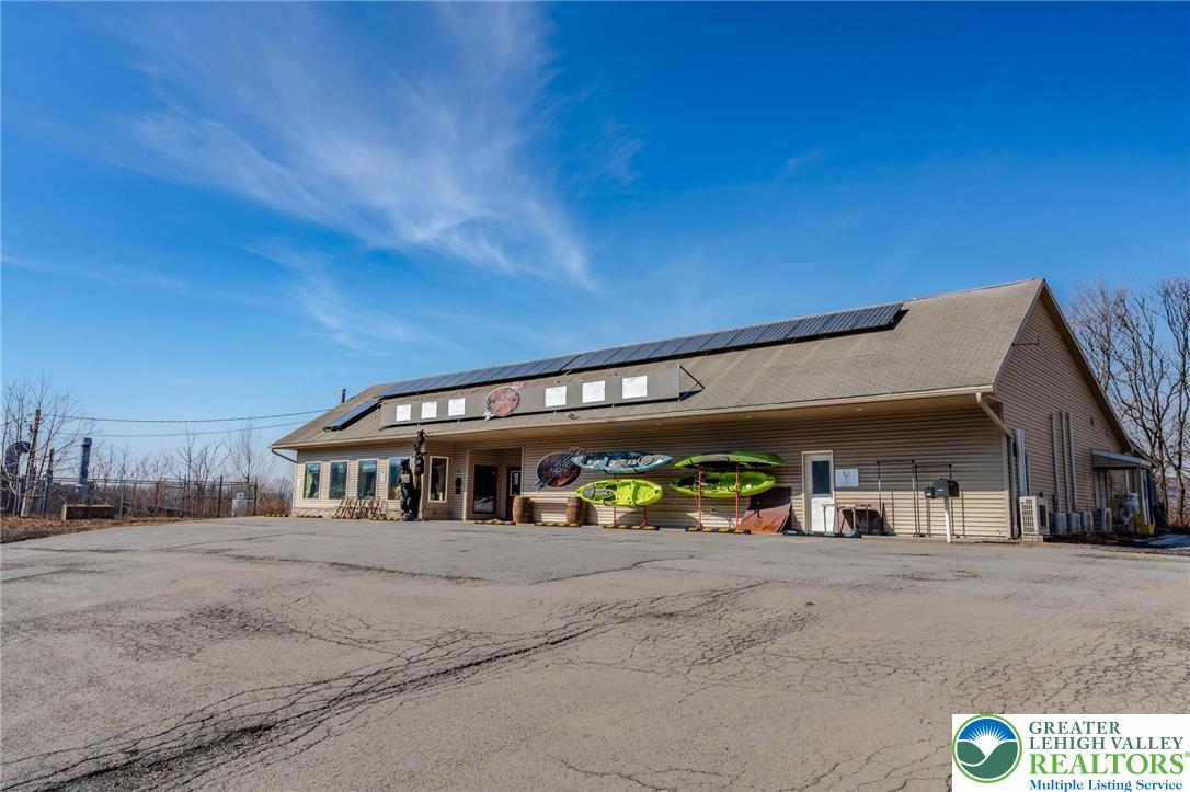 400 Interchange Road — photo