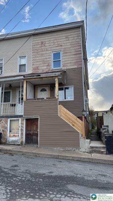 208 Bowe Street — photo