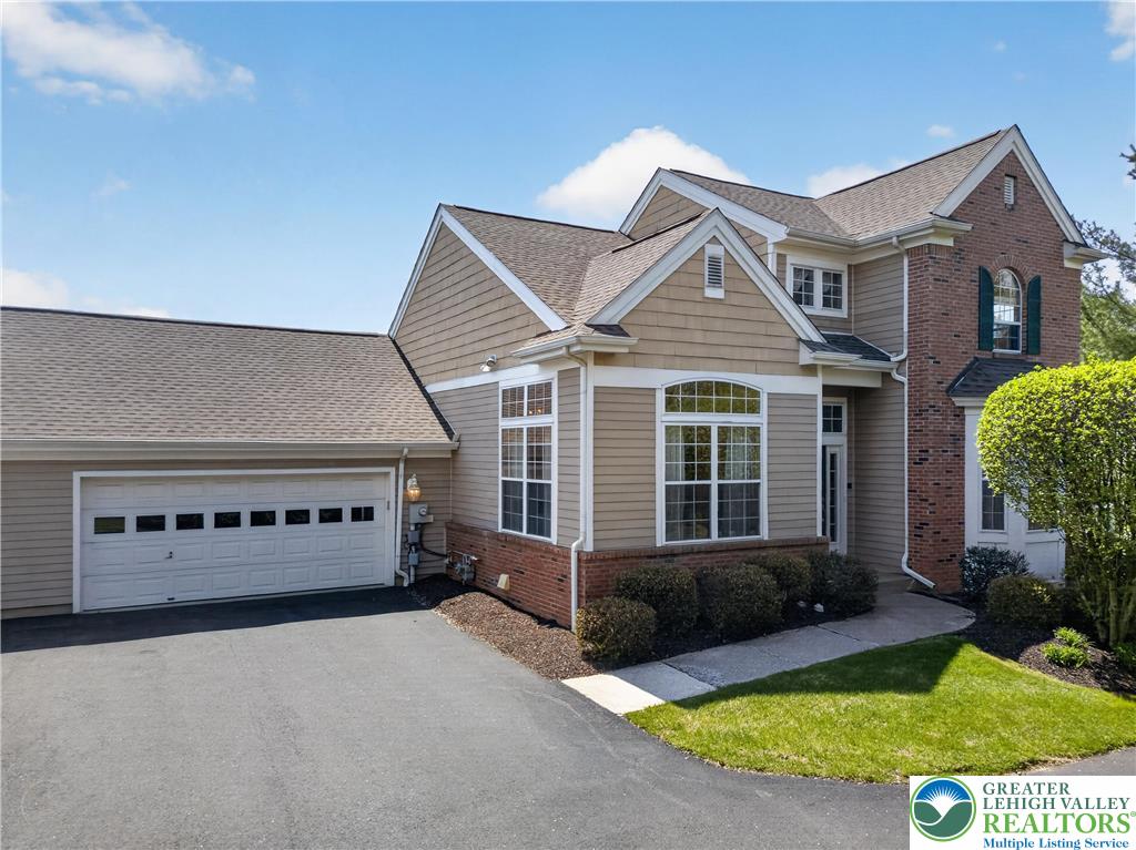 2304 Hollow View Drive — photo