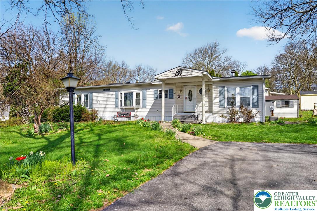 4 Woodsdale Court — photo