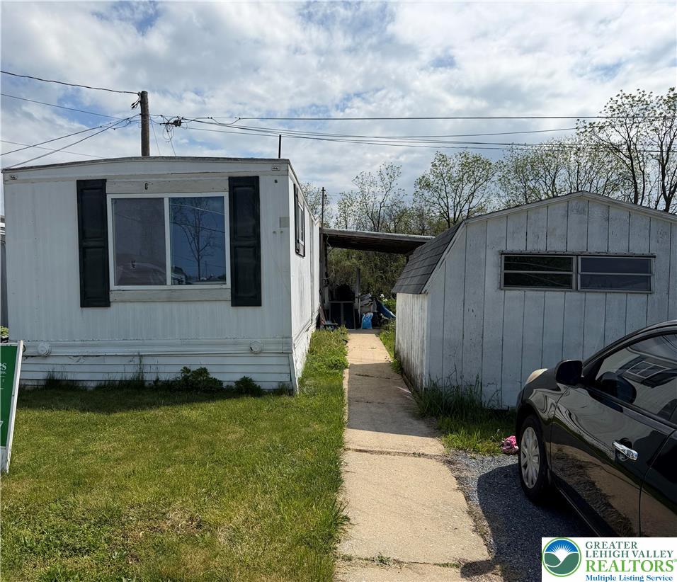 19 Roth Avenue — photo