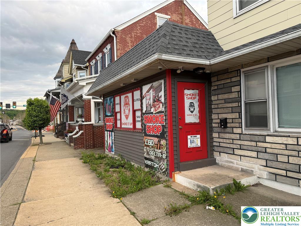223 Main Street — photo
