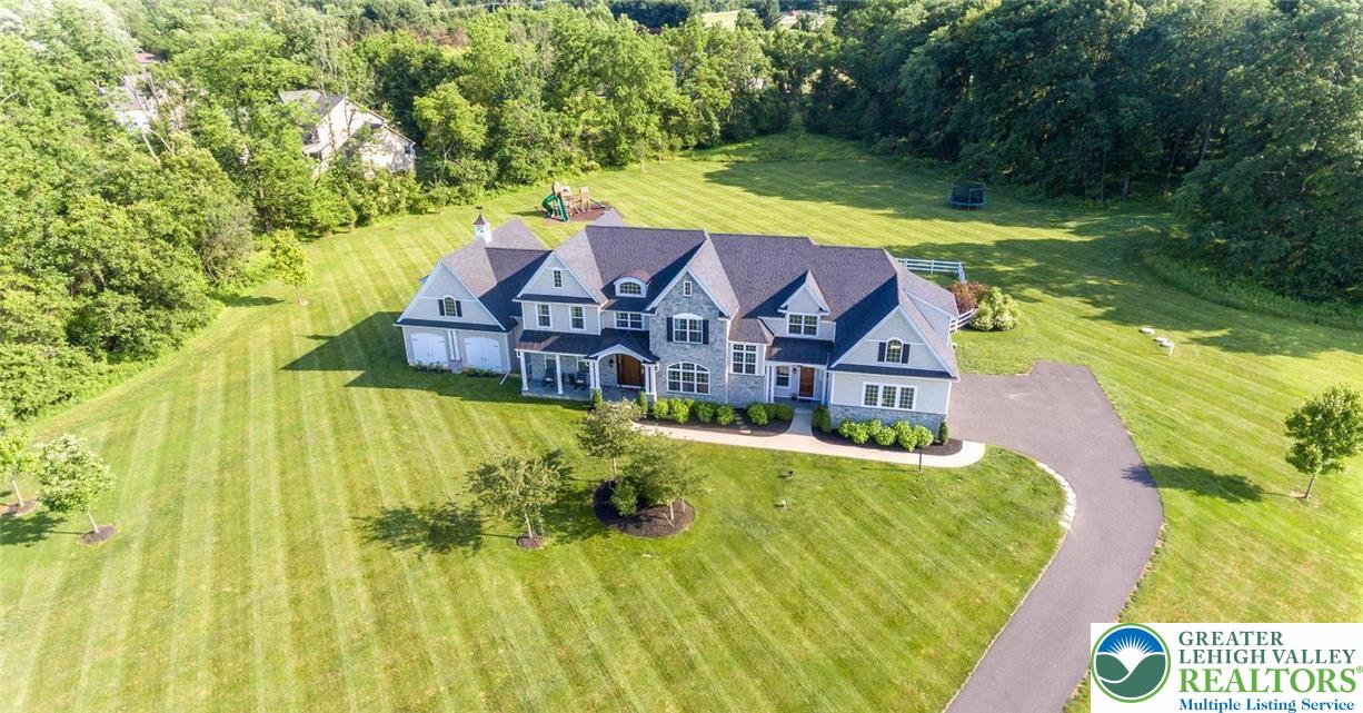 715 Arrowhead Lane — photo