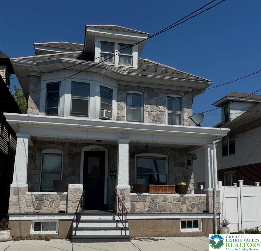 2109 Hay Street — photo