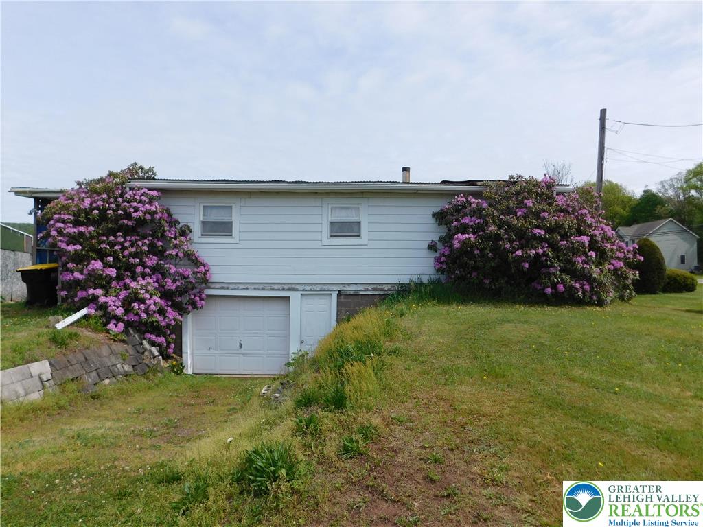 3551 Quakake Road — photo