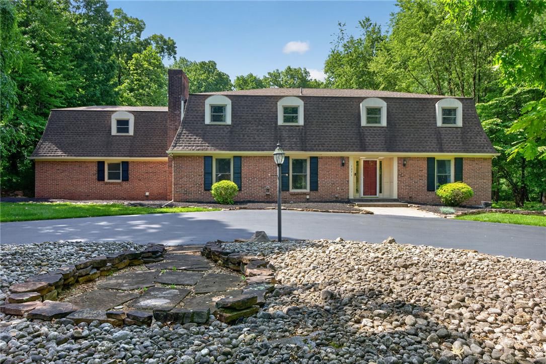 1371 Stoke Park Road — photo