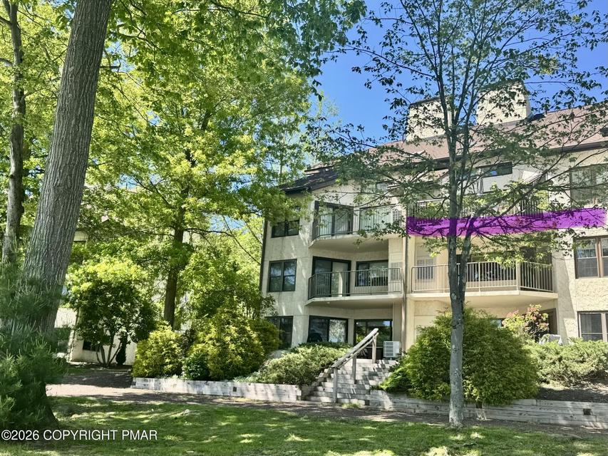 25 Midlake Drive 301D — photo
