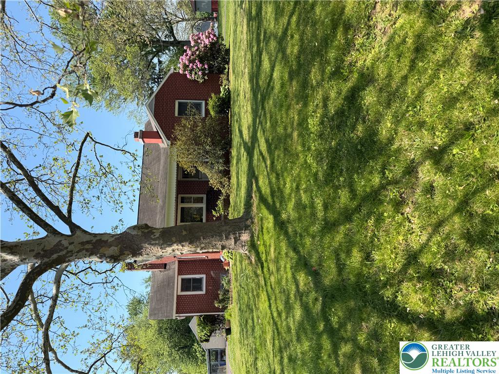 1340 Cowpath Road — photo