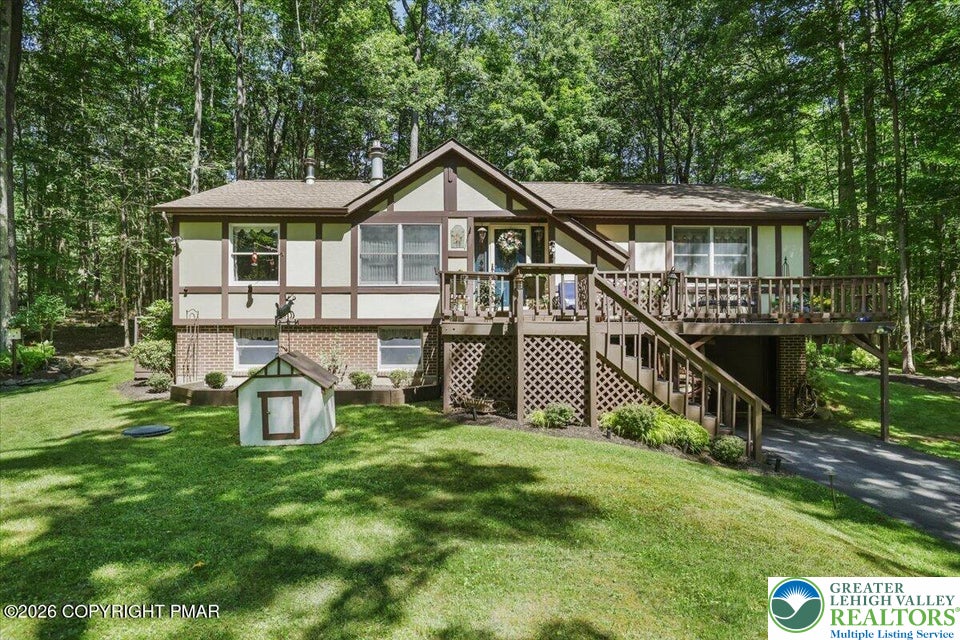 137 Outer Drive — photo