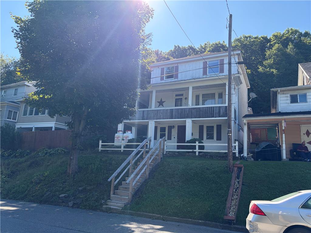 421 East Railroad Street — photo