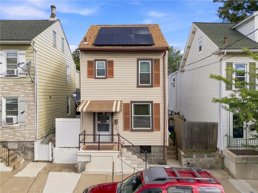 1433 Ferry Street — photo