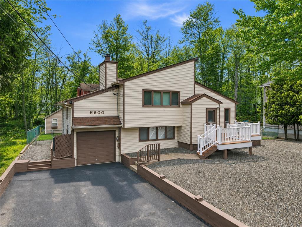 8495 Bumble Bee Way — photo