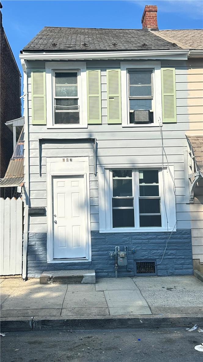 542 North New Street — photo