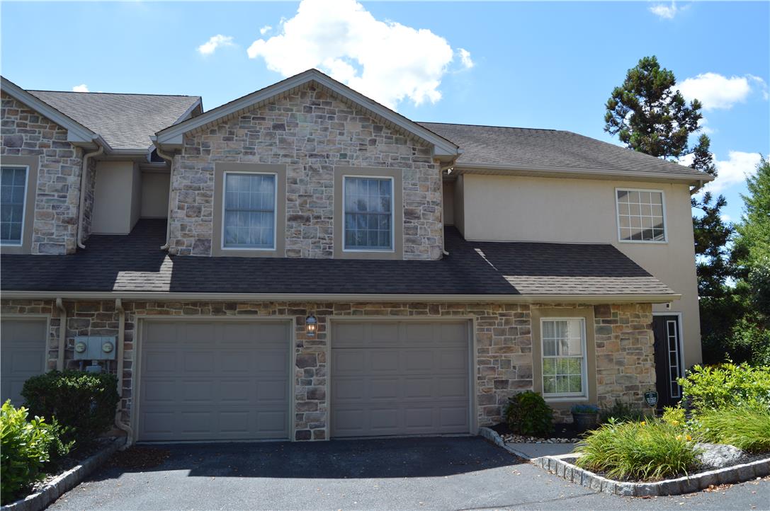 17 Tamarack Court — photo