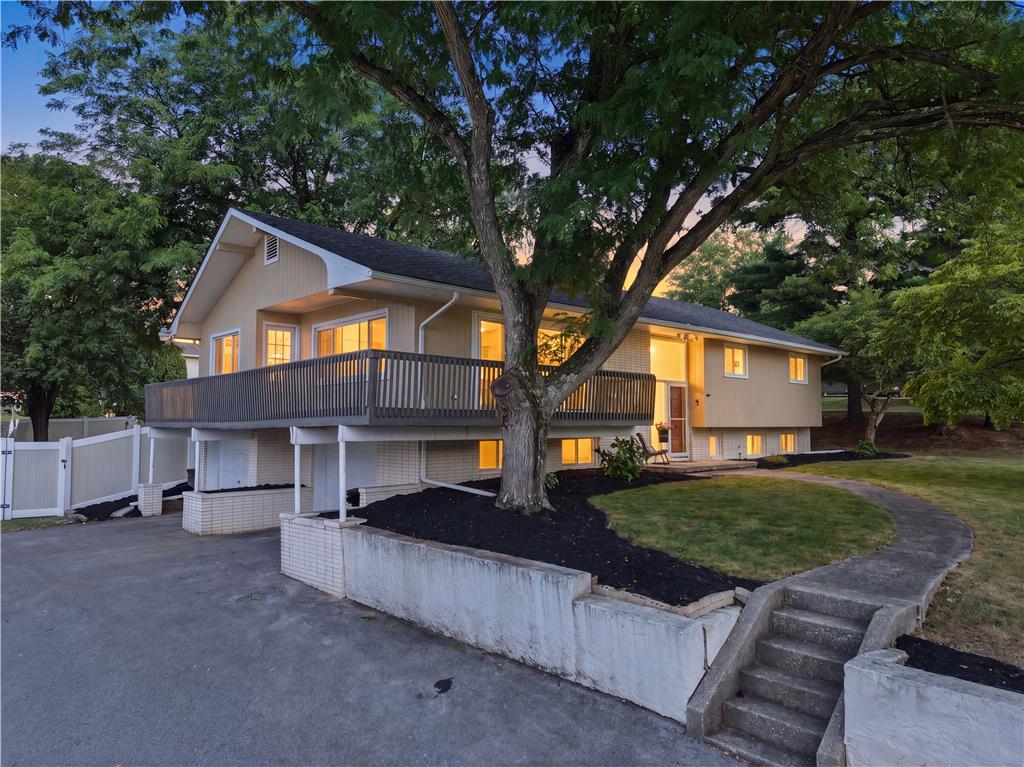 1121 Oakhurst Drive — photo