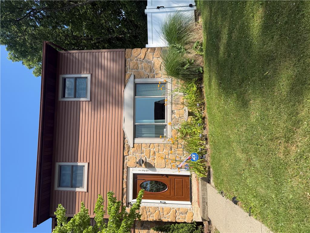 129 Johnson Court — photo