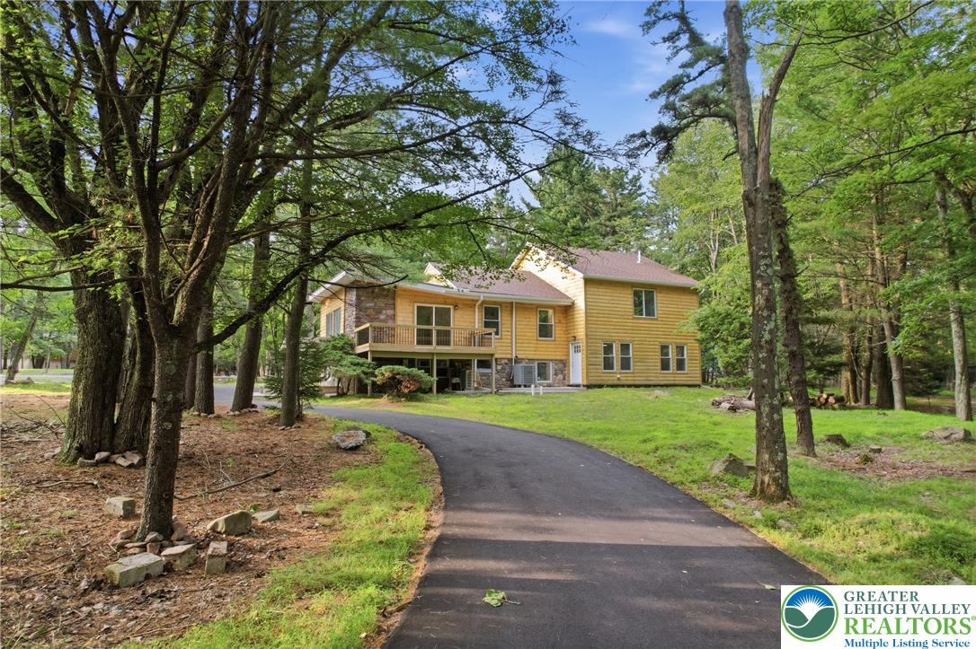 158 Pineknoll Drive — photo