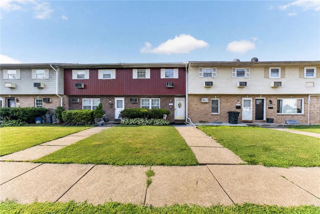 1349 Stanford Road — photo