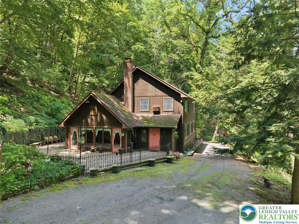 3612 River Road — photo
