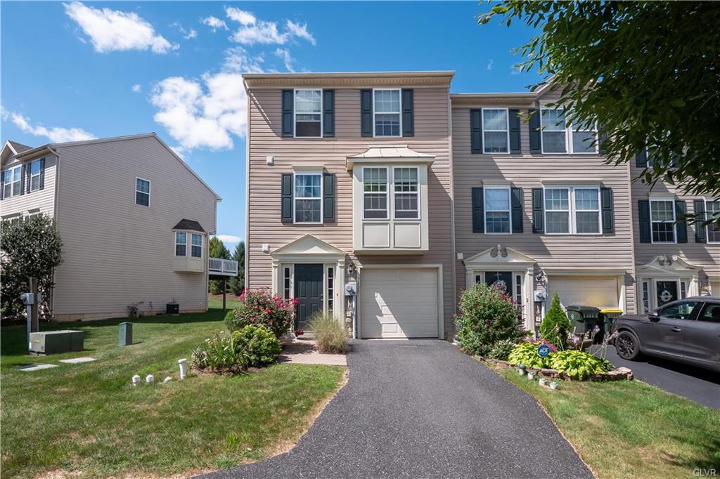 7835 Red Hawk Court — photo