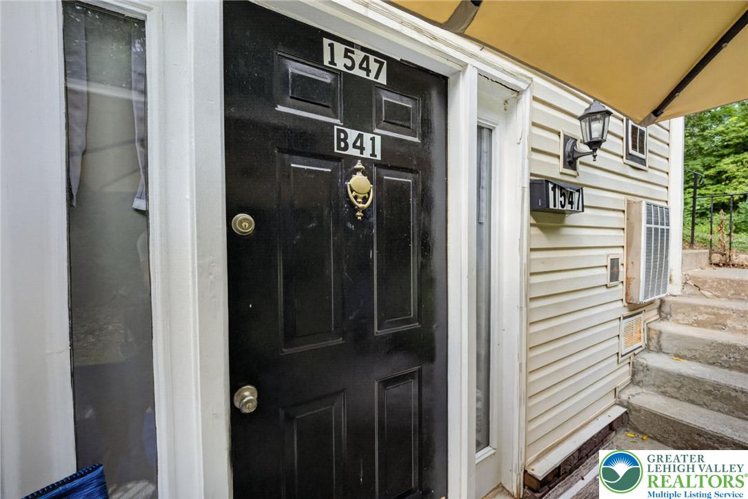 Home in Whitehall Twp, PA 18052 — photo 3