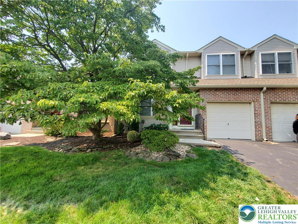 324 Surrey Place 324 — photo