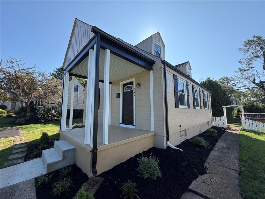 2740 Elm Court — photo