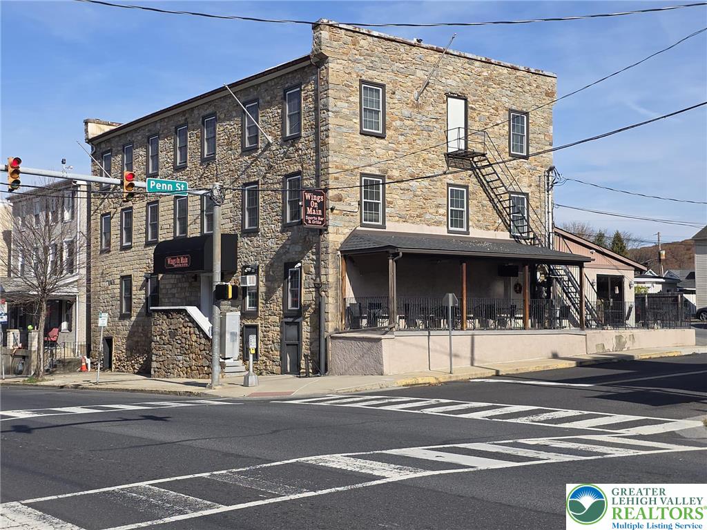 605 Main Street — photo