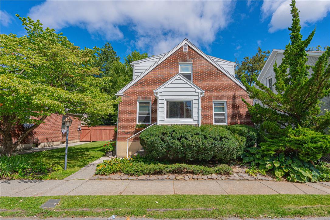 229 East Wall Street — photo
