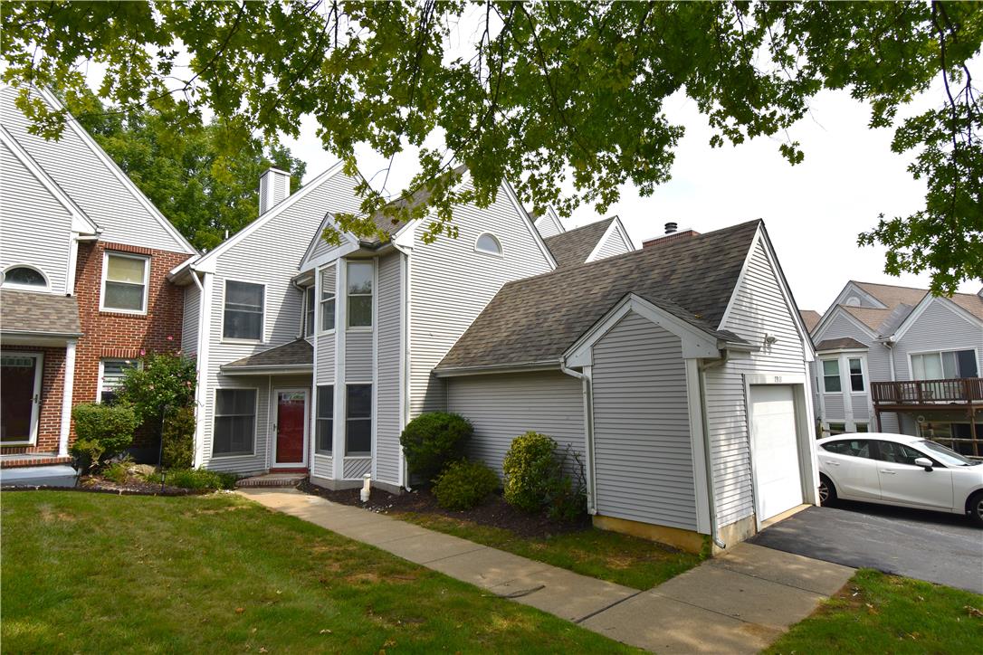 7911 Cross Creek Circle 15 — photo