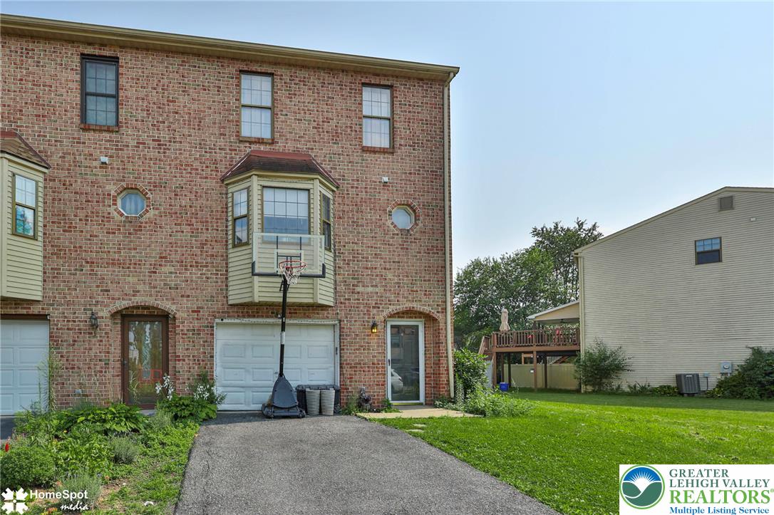 472 Vera Circle — photo