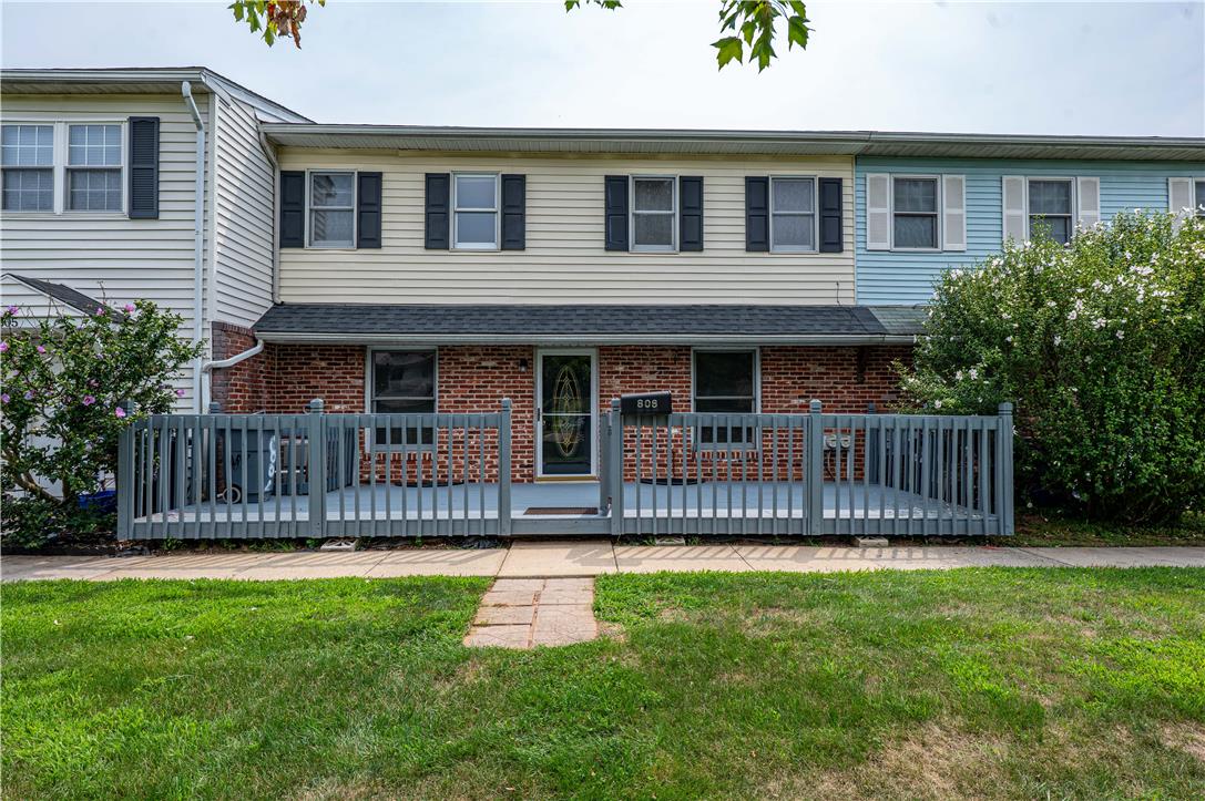 806 Whitpain Hills — photo