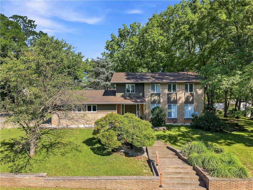 2421 West Greenleaf — photo