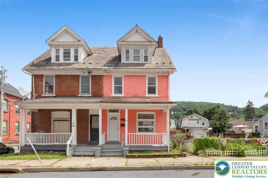1004 Seneca Street — photo