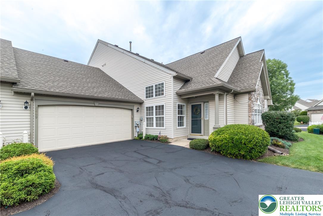 2869 Donegal Drive — photo