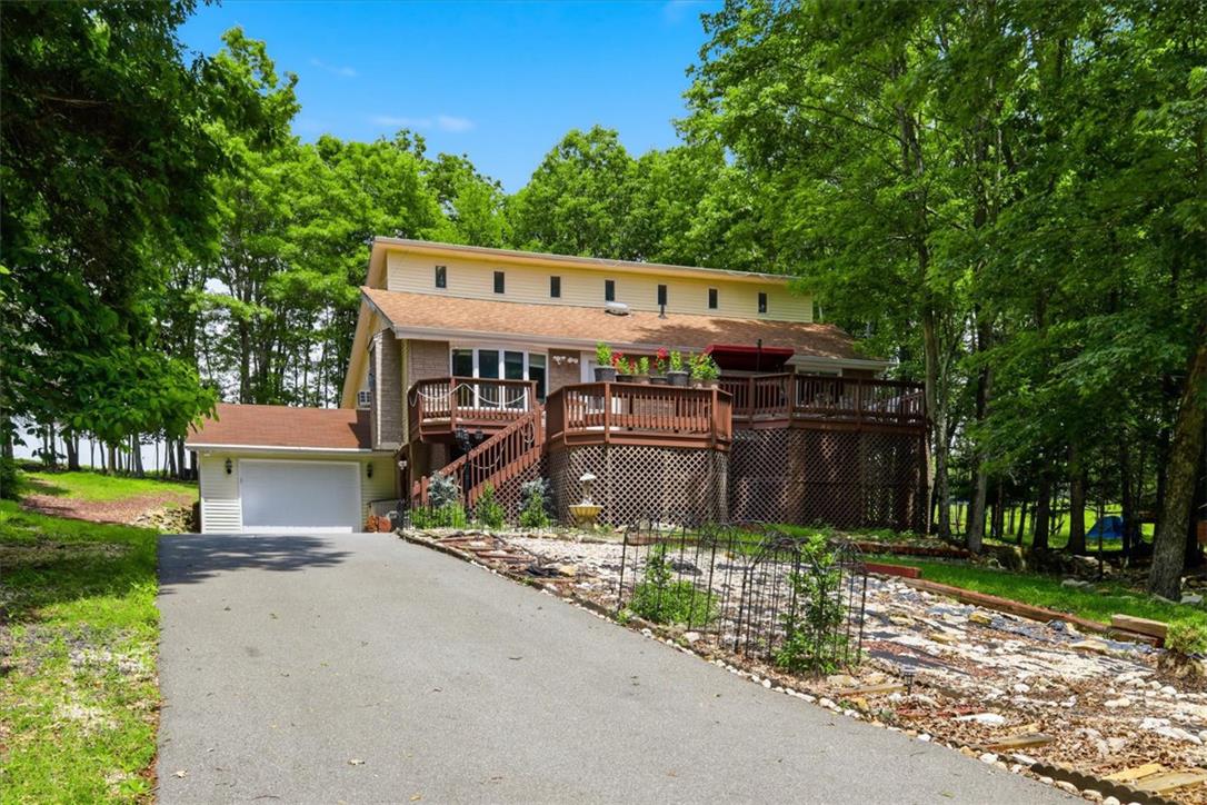 17 Basswood Court — photo