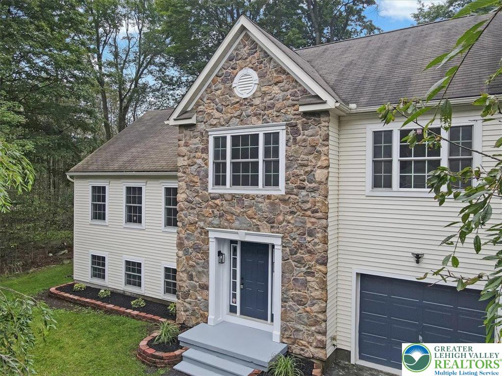 2704 Starlight Terrace — photo