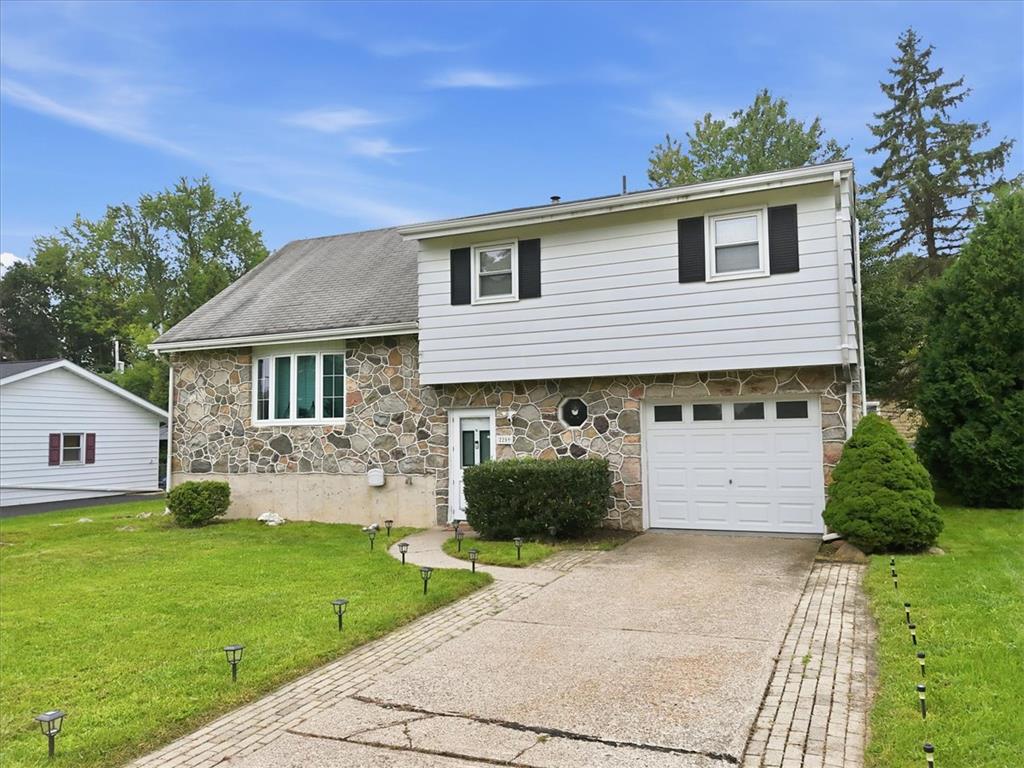 2259 Pinehurst Road — photo
