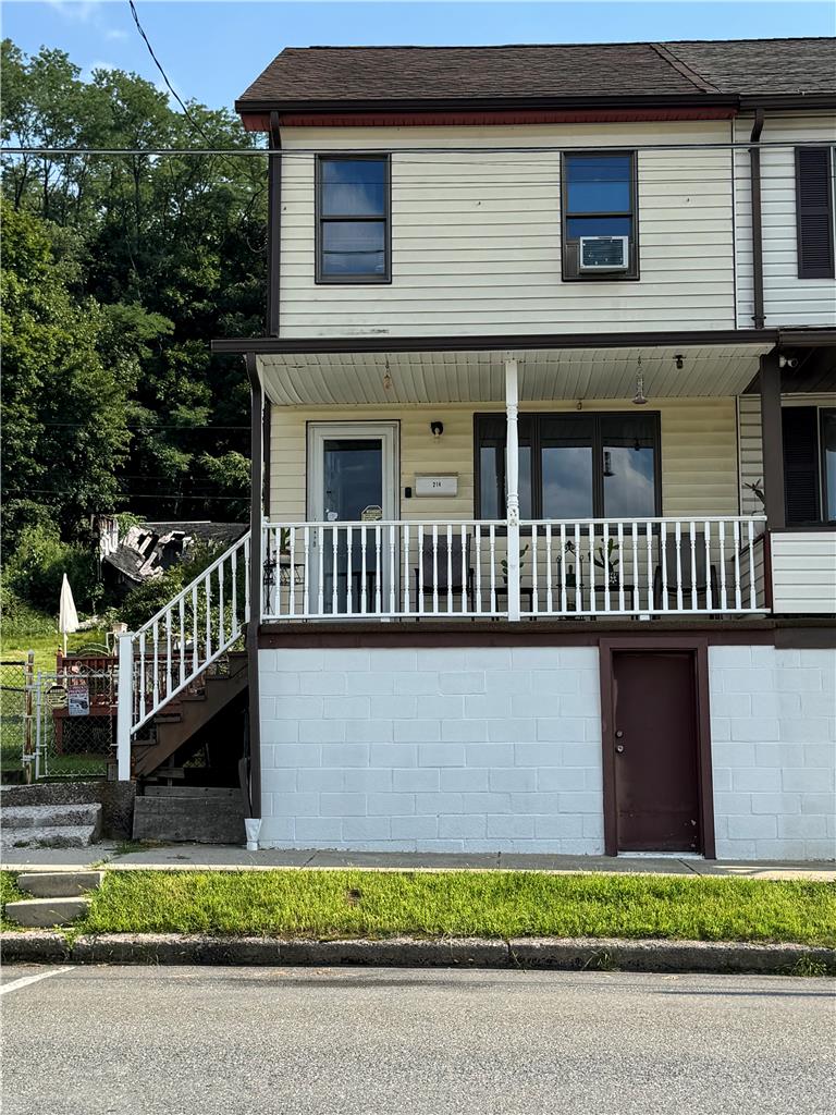 214 East Abbott Street — photo