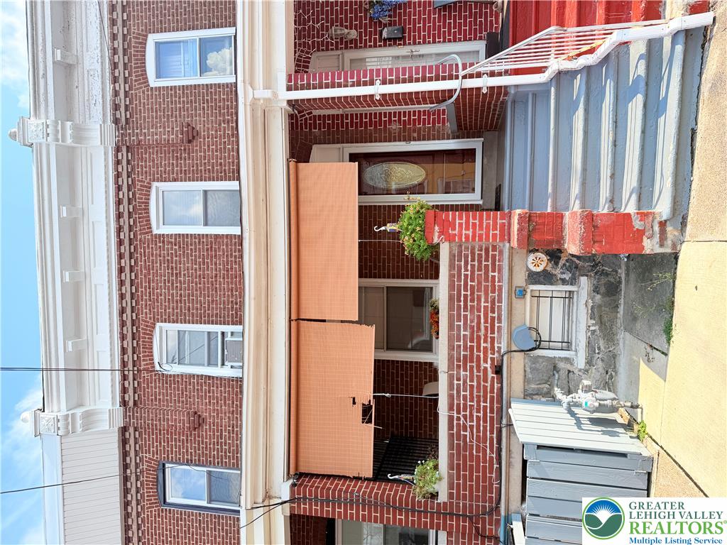 182 Chew — photo