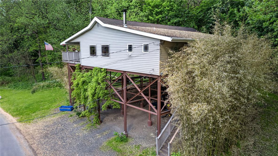 2952 Hutchinson River — photo