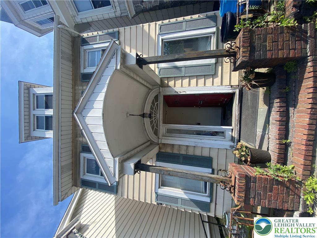 243 East Broad Street Apt 1 — photo