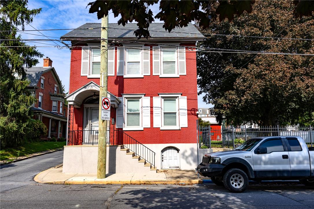 123 Front Street — photo
