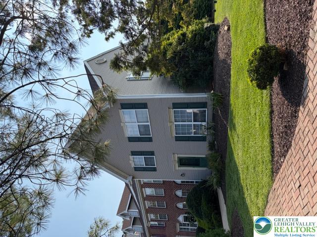 1962 Pine Court — photo